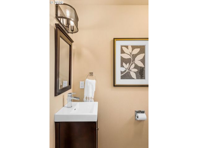 3 HOTSPUR St, Lake Oswego, OR 97035