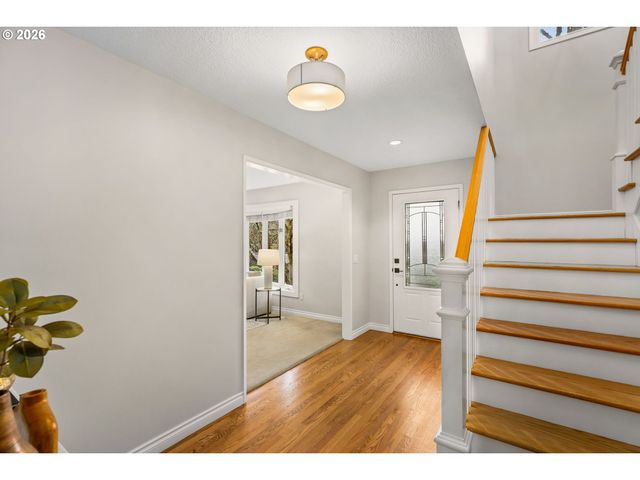 3 HOTSPUR St, Lake Oswego, OR 97035