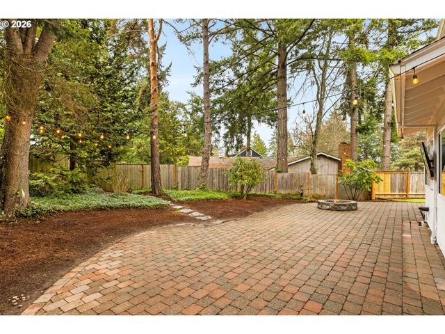 3 HOTSPUR St, Lake Oswego, OR 97035