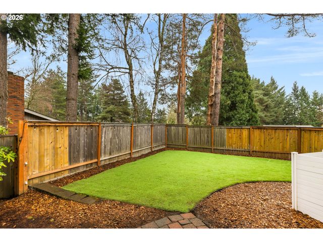 3 HOTSPUR St, Lake Oswego, OR 97035