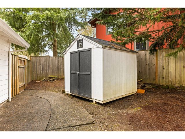 3 HOTSPUR St, Lake Oswego, OR 97035