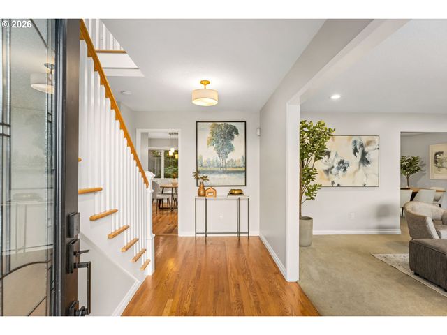 3 HOTSPUR St, Lake Oswego, OR 97035