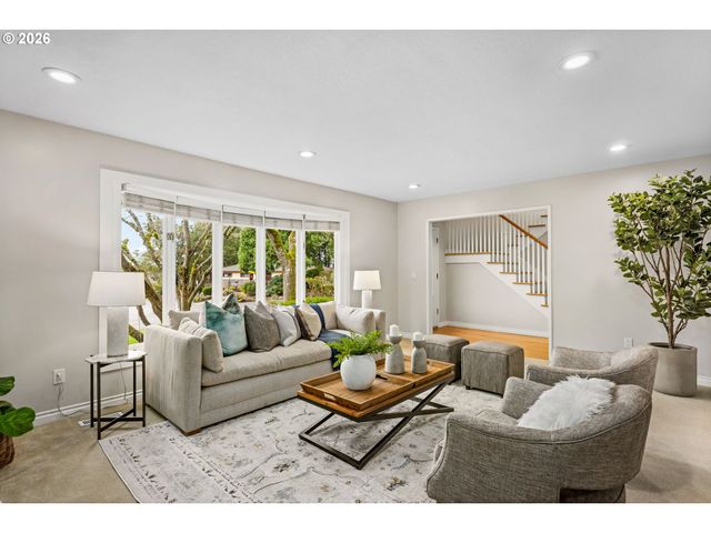 3 HOTSPUR St, Lake Oswego, OR 97035