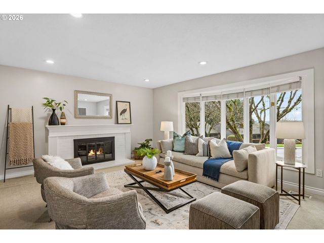 3 HOTSPUR St, Lake Oswego, OR 97035