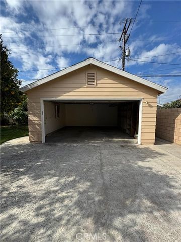 622 S Parton, Santa Ana, CA 92701