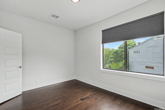1606 N Hackberry St Unit 102, San Antonio, TX 78208