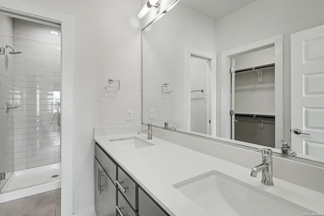 1606 N Hackberry St Unit 102, San Antonio, TX 78208