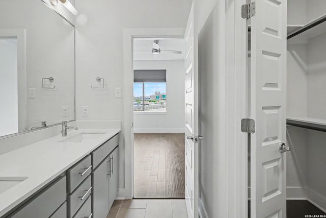 1606 N Hackberry St Unit 102, San Antonio, TX 78208