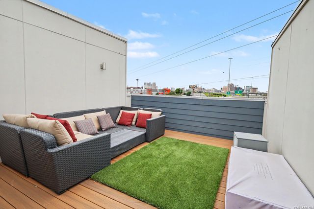 1606 N Hackberry St Unit 102, San Antonio, TX 78208
