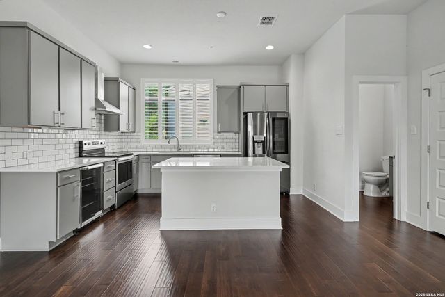 1606 N Hackberry St Unit 102, San Antonio, TX 78208
