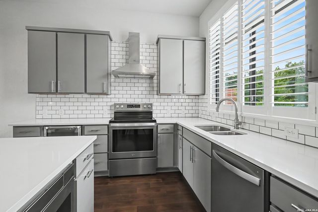 1606 N Hackberry St Unit 102, San Antonio, TX 78208
