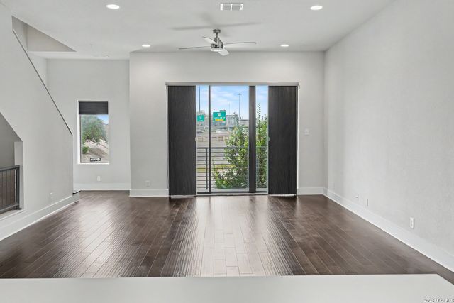 1606 N Hackberry St Unit 102, San Antonio, TX 78208