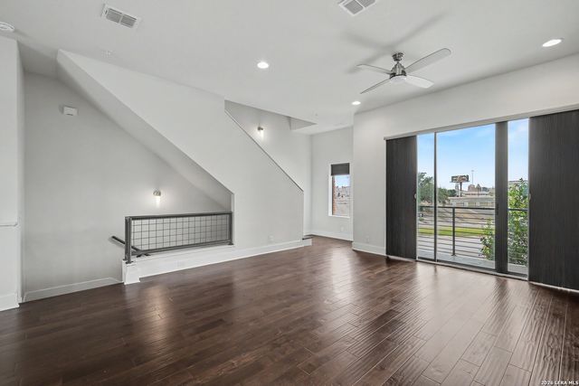 1606 N Hackberry St Unit 102, San Antonio, TX 78208