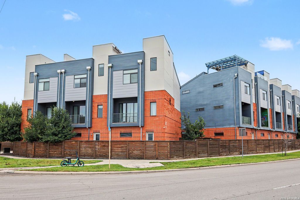 1606 N Hackberry St Unit 102, San Antonio, TX 78208