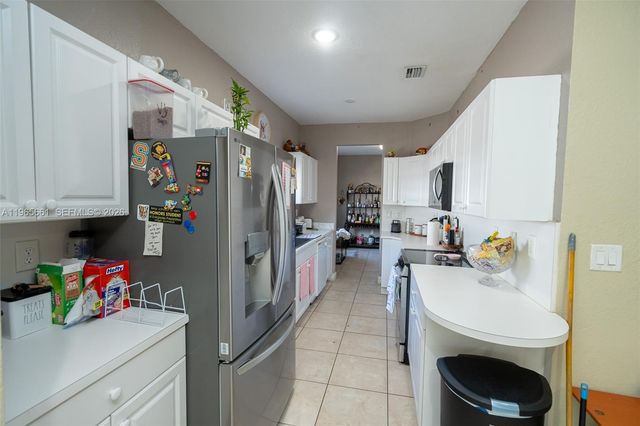 3054 SE 5th Dr, Homestead, FL 33033