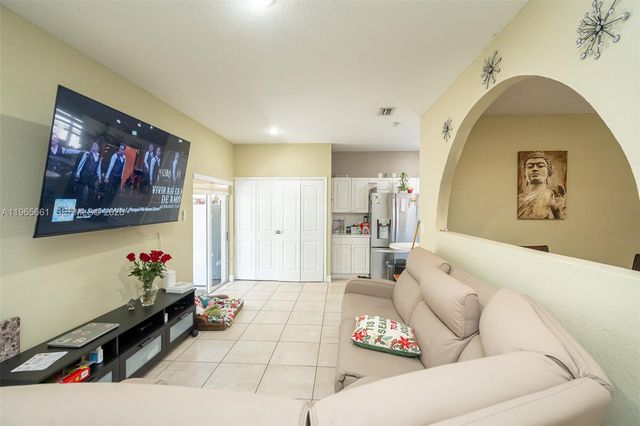 3054 SE 5th Dr, Homestead, FL 33033