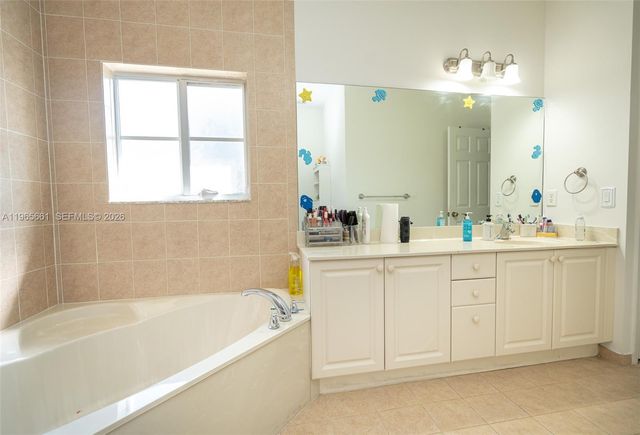 3054 SE 5th Dr, Homestead, FL 33033