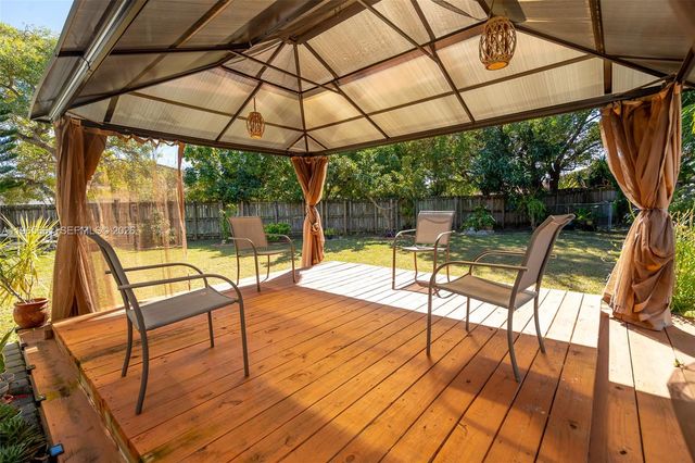 3054 SE 5th Dr, Homestead, FL 33033