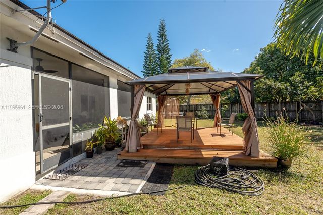 3054 SE 5th Dr, Homestead, FL 33033