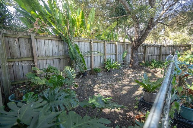 3054 SE 5th Dr, Homestead, FL 33033