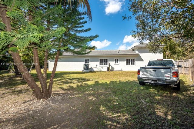 3054 SE 5th Dr, Homestead, FL 33033