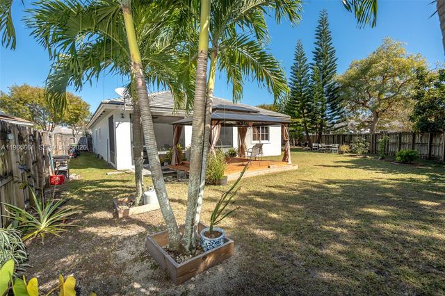 3054 SE 5th Dr, Homestead, FL 33033