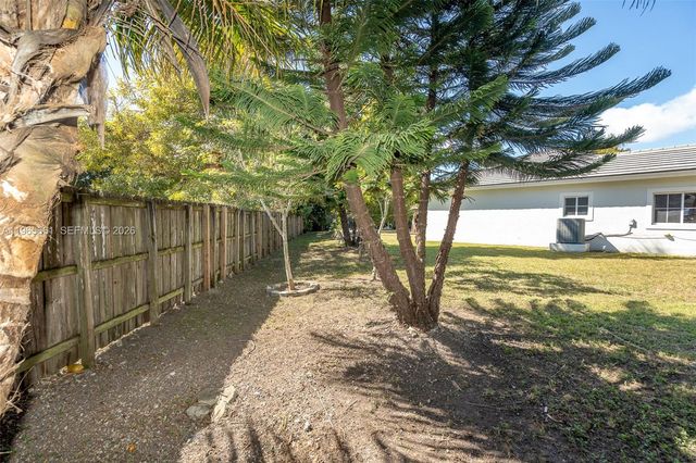 3054 SE 5th Dr, Homestead, FL 33033