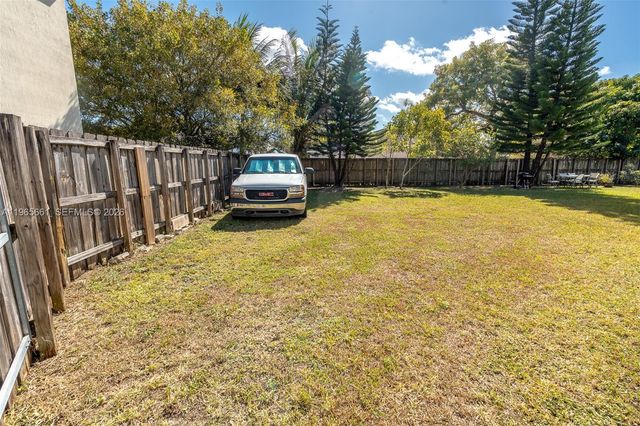 3054 SE 5th Dr, Homestead, FL 33033