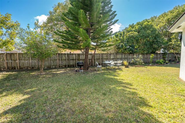 3054 SE 5th Dr, Homestead, FL 33033