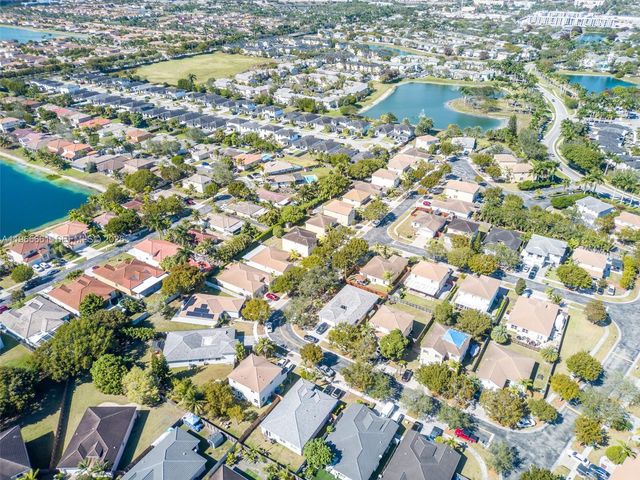 3054 SE 5th Dr, Homestead, FL 33033