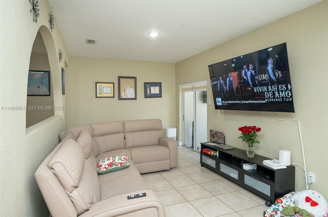 3054 SE 5th Dr, Homestead, FL 33033