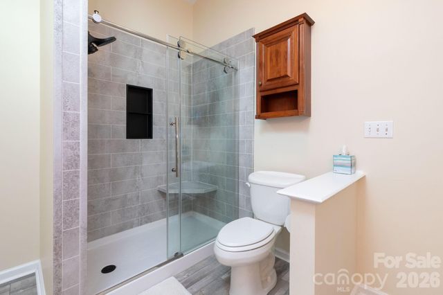 40 Wagon Road, Asheville, NC 28805