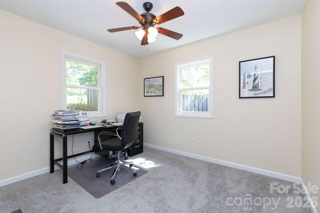 40 Wagon Road, Asheville, NC 28805