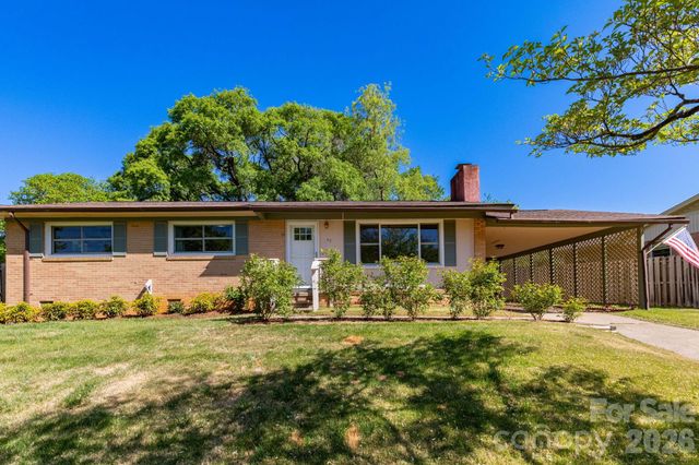 40 Wagon Road, Asheville, NC 28805