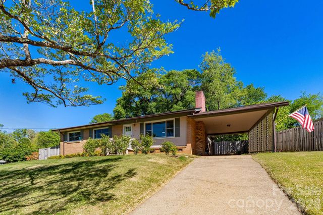 40 Wagon Road, Asheville, NC 28805