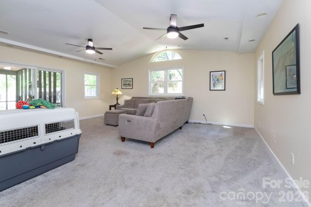 40 Wagon Road, Asheville, NC 28805