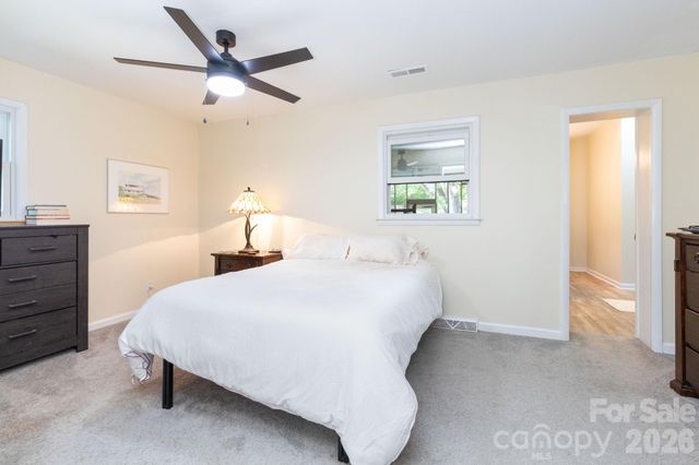 40 Wagon Road, Asheville, NC 28805