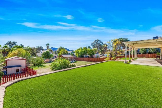 16579 Daza Dr, Ramona, CA 92065