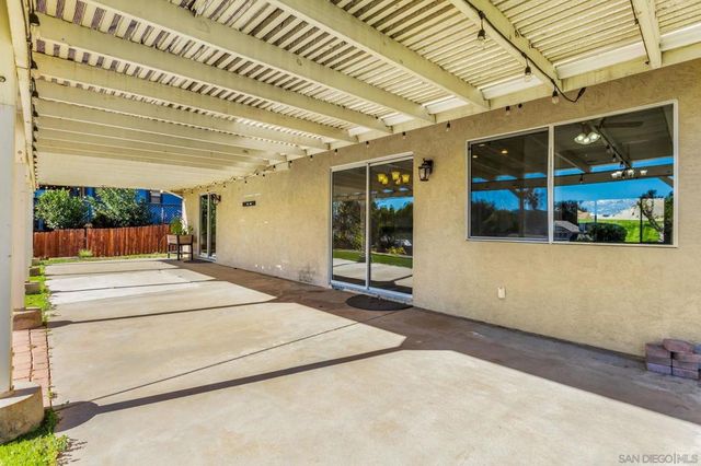 16579 Daza Dr, Ramona, CA 92065