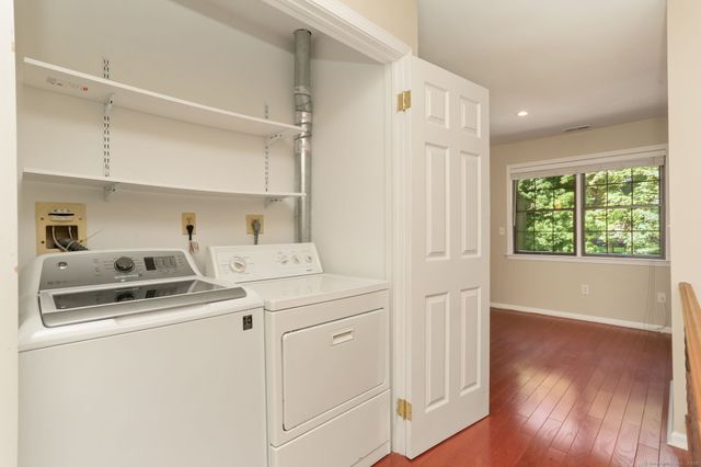 136 Newtown Avenue APT 13, Norwalk, CT 06851
