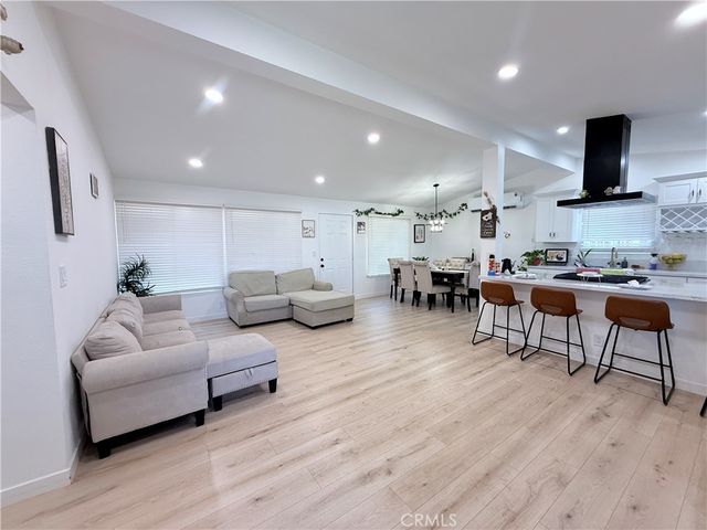 657 E King, Rialto, CA 92376