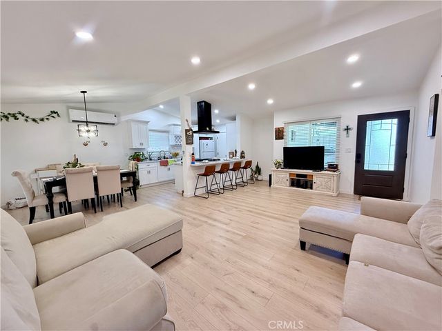 657 E King, Rialto, CA 92376