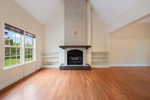 2216 Twin Peaks Ct, Spring Hill, TN 37174