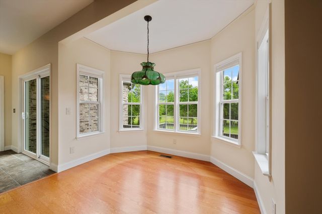 2216 Twin Peaks Ct, Spring Hill, TN 37174