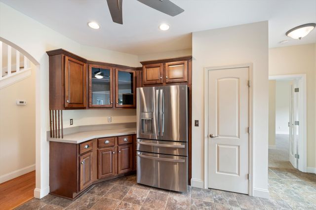 2216 Twin Peaks Ct, Spring Hill, TN 37174