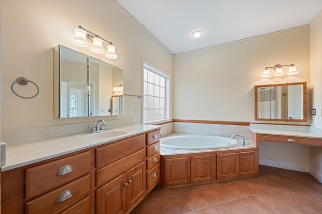 2216 Twin Peaks Ct, Spring Hill, TN 37174
