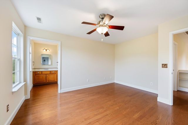 2216 Twin Peaks Ct, Spring Hill, TN 37174