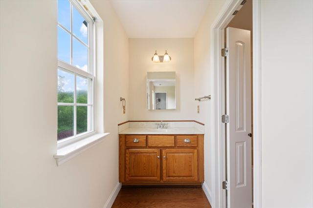 2216 Twin Peaks Ct, Spring Hill, TN 37174