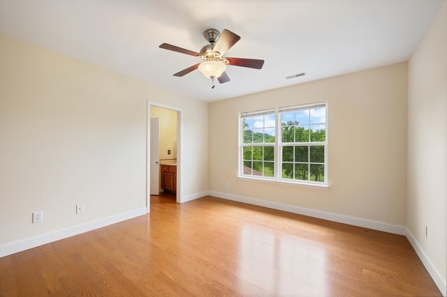 2216 Twin Peaks Ct, Spring Hill, TN 37174
