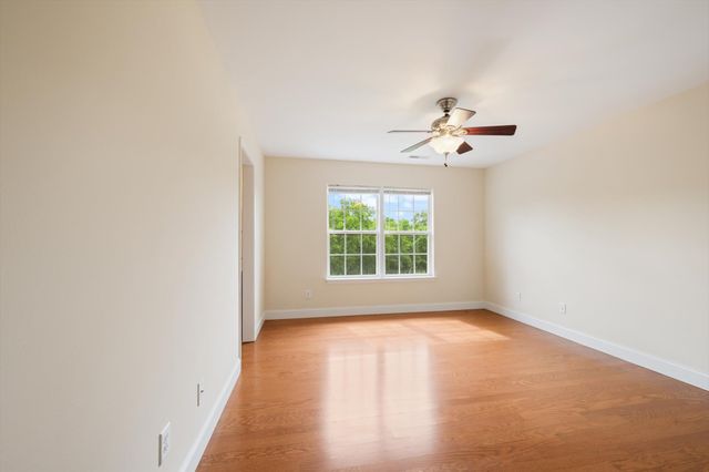 2216 Twin Peaks Ct, Spring Hill, TN 37174